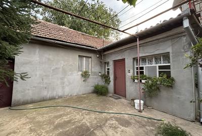 Casă cu 4 camere în Sântandrei