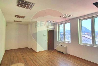 Birou de inchiriat in Brasov zona centrala in cladire de birouri - 9