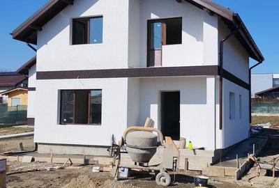 Casă cu 4 camere cu Teren 677 Mp în Bănești - 2