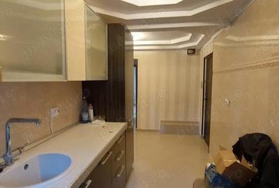 Apartament cu 3 camere decomandat în Răcădău - 2
