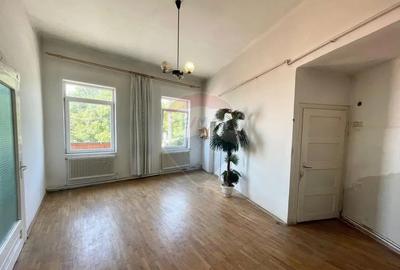 Casă cu 3 camere cu Teren 140 Mp în Central - 12