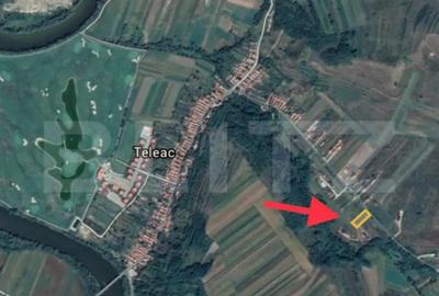 Teren de 2100 mp, în Central