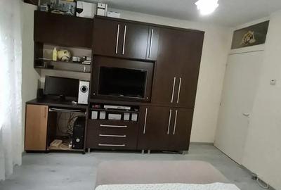 Vand apartament cu 4 cam. - 2