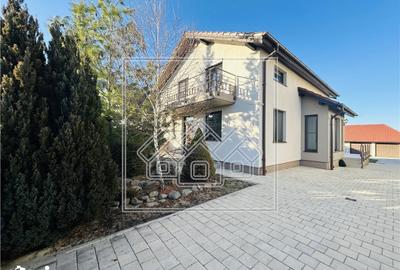 Casă cu 5 camere cu Teren 661 Mp în Șura Mică - 2