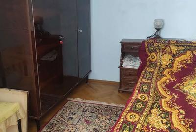 Apartament cu 3 camere semidecomandat, mobilat în Central - 2