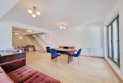 Apartament cu 4 camere semidecomandat în Capitale