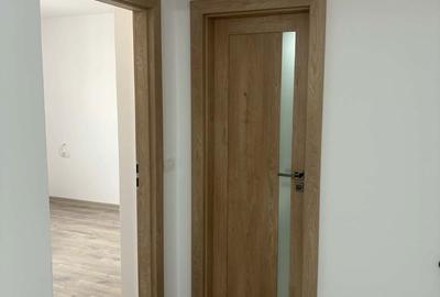 Apartament cu 3 camere decomandat în Calea București