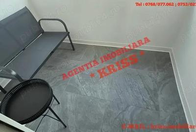 Apartament cu 3 camere semidecomandat în Central