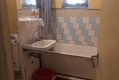 Apartament cu 4 camere decomandat în Tractorul - 9