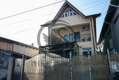 Casa cu 5 camere de vanzare | Zona Ultracentral, Baicoi |...