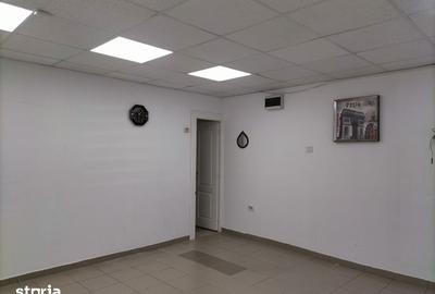 Spațiu comercial, de 25 mp, în Central - 6