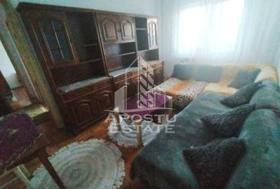 Apartament cu 4 camere, etaj intermediar, zona Dacia - 1