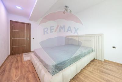 Apartament cu 3 camere decomandat, mobilat în Tractorul - 16