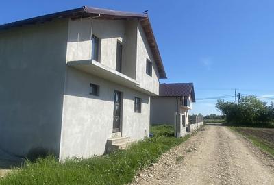 Casă cu 4 camere în Lazuri - 8