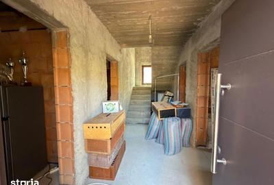 Casă cu 5 camere cu Teren 725 Mp în Ghindeni - 12