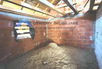 CASA la rosu   comuna STEFAN CEL MARE - 6