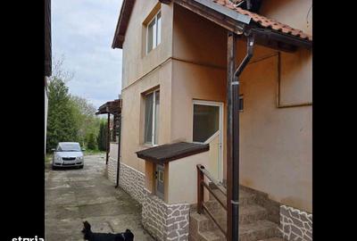 Casă cu 4 camere în Central - 3