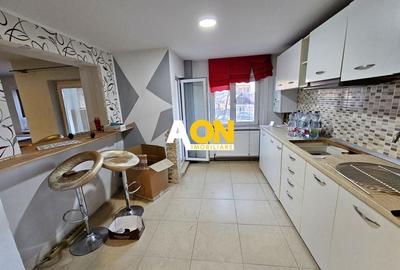 Apartament cu 3 camere decomandat în Cetate