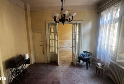 Apartament cu 3 camere în Vitan