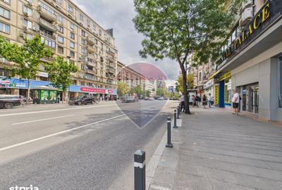 Apartament cu 3 camere în Romană