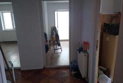 Apartament cu 2 camere decomandat în Zăvoaia - 3