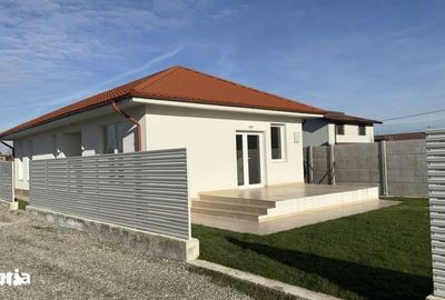 Casă cu 3 camere cu Teren 315 Mp în Crevedia - 1