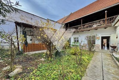 Casa 266 mp teren 800 mp - Cisnadie - pentru locuinta sau pensiune - 1