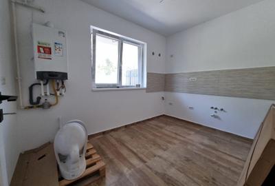 Casă cu 4 camere cu Canalizare în Central - 12