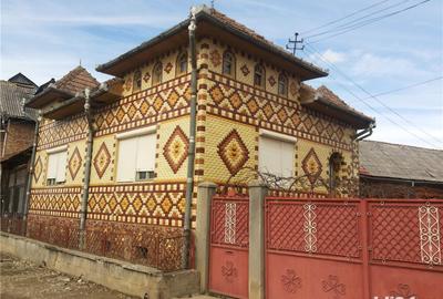 Casă cu 6 camere în Șanț - 1