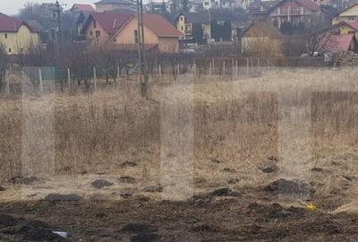 Teren de 1300 mp, în Iris