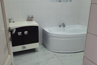 Casă cu 4 camere cu Teren 400 Mp în Central - 2