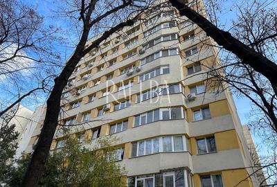 Apartament cu 3 camere semidecomandat în Teiul Doamnei - 2