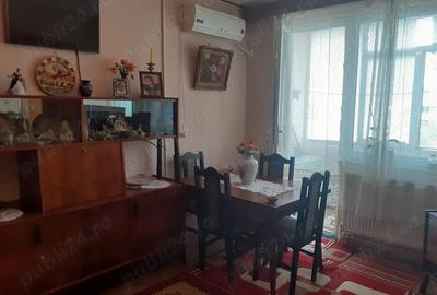 Vanzare Apartament 2 cam. cf.1 semidec. etajul 4 din 4, mobilat pe Bld. Iindependentei - CEC - 10