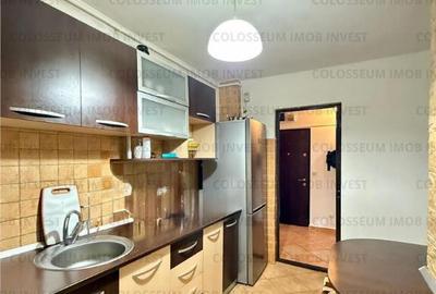 Apartament cu 3 camere decomandat în Răcădău