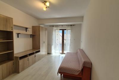 Garsonieră decomandată, mobilată în Central