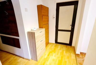 Inchiriez apartament 3 camere nemobilat zona Micalaca - ID : RH-43738 - 2