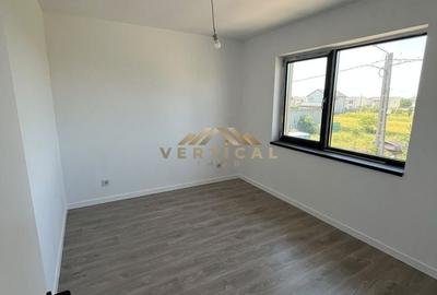 Casă cu 4 camere cu Teren 320 Mp în Berceni - 2