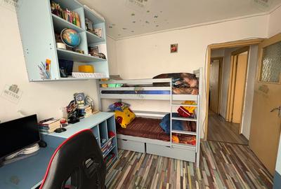 Apartament cu 3 camere semidecomandat, mobilat în Berceni - 13