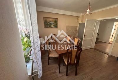 Casă cu 8 camere cu Canalizare în Calea Poplăcii - 2