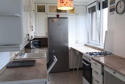 Apartament cu 3 camere decomandat în Central - 1