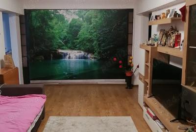 Inchiriez urgent apartament 3 camere central