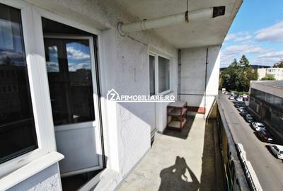 Dambu Pietros - Zona Ansamblul Muresul - 4 camere - 2 balcoane