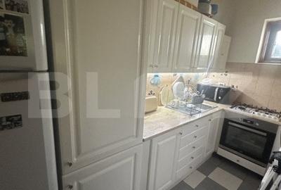 Doua case de vanzare cu 3 camere 120mp, intr-o curte de 536mp teren, zona 14 MAI - 6