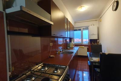 Vand apartament 3 camere zona Lebada - 2