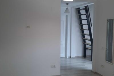 Casă cu 4 camere cu Teren 200 Mp în Central - 3