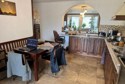 Casa superba intr-o zona lini?tita 4 dormitoare, 3 - 5