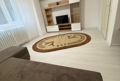 Garsonieră decomandată, mobilată în 1 Mai - 1