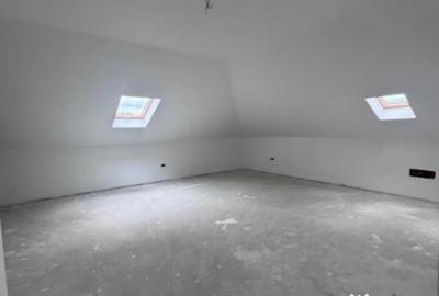 Casă cu 5 camere cu Teren 800 Mp în Horodnic - 1