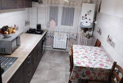 Se vinde apartament 3 camere/ultracentral/Focsani/parter - 1