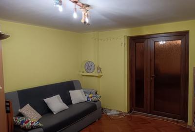 Casa renovata, gata de mutat,la 1 km de Spitalul Judetean si Stadion - 2